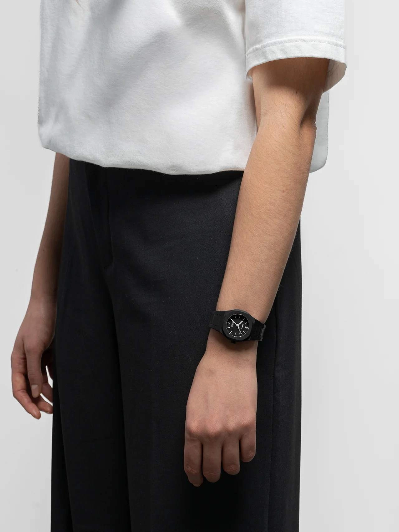 Quartz Wristwatch / D1-NCBJ07