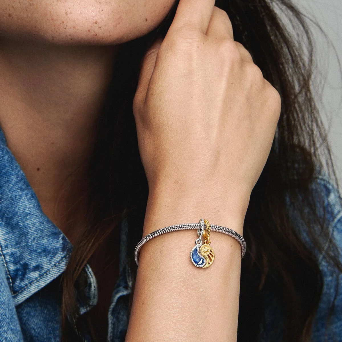 Charm/762678C01
