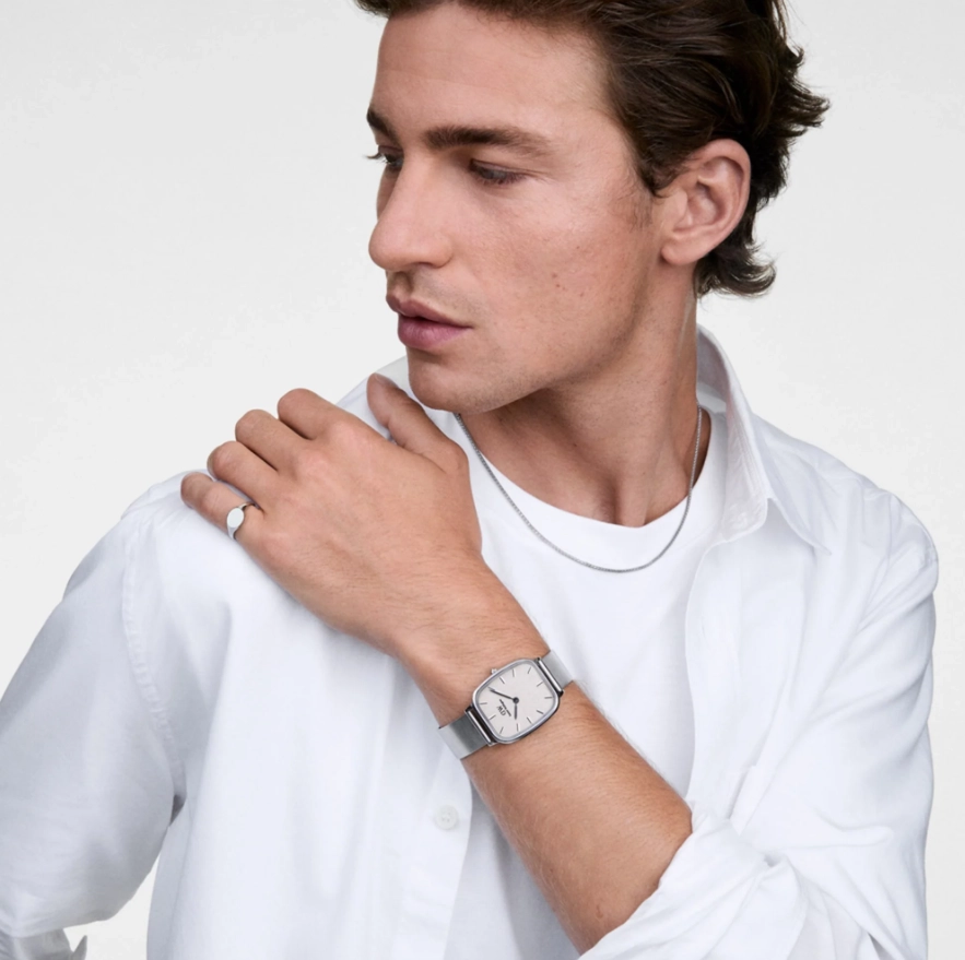 Quartz Wristwatch / DW00100812
