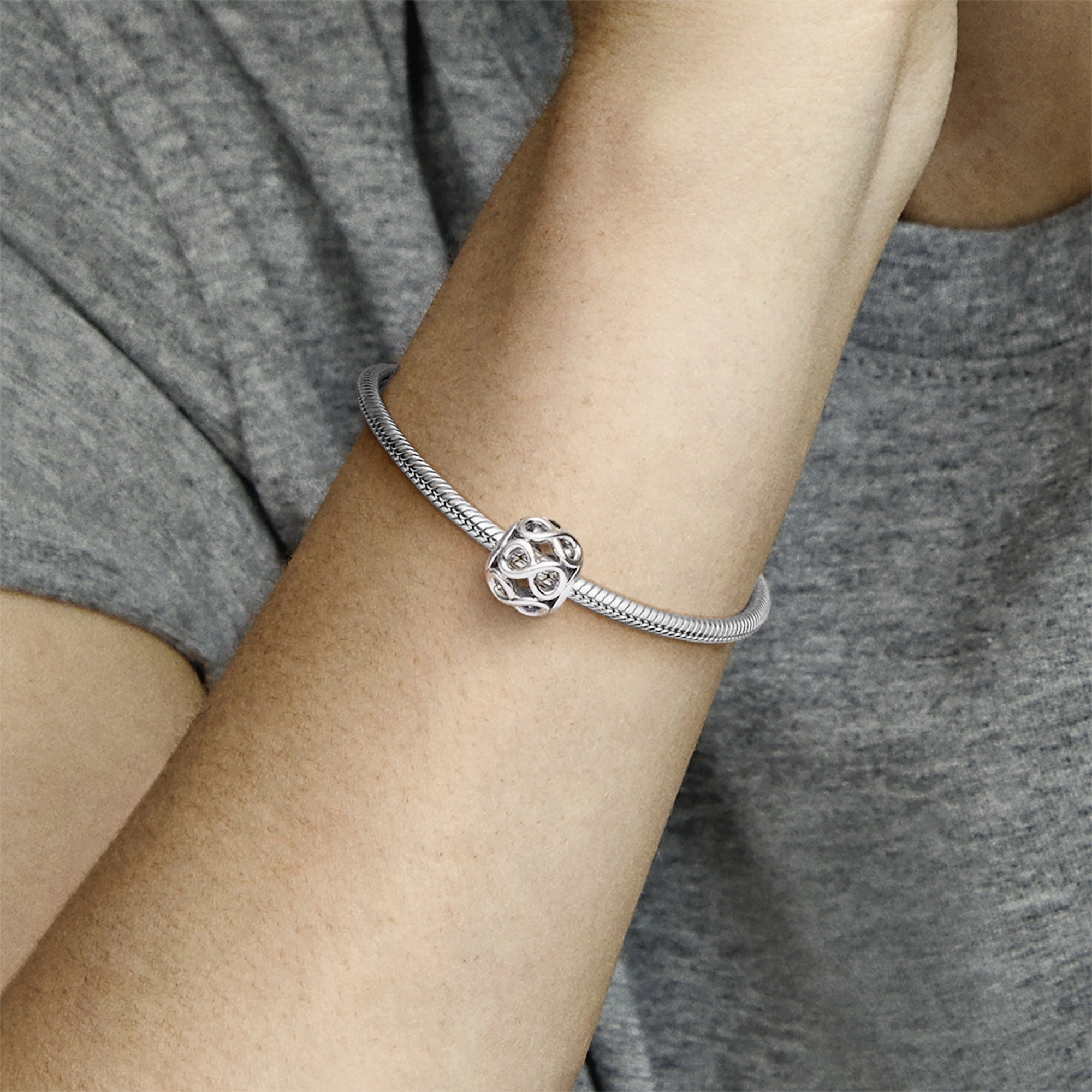 PANDORA Moments Charm / 791872