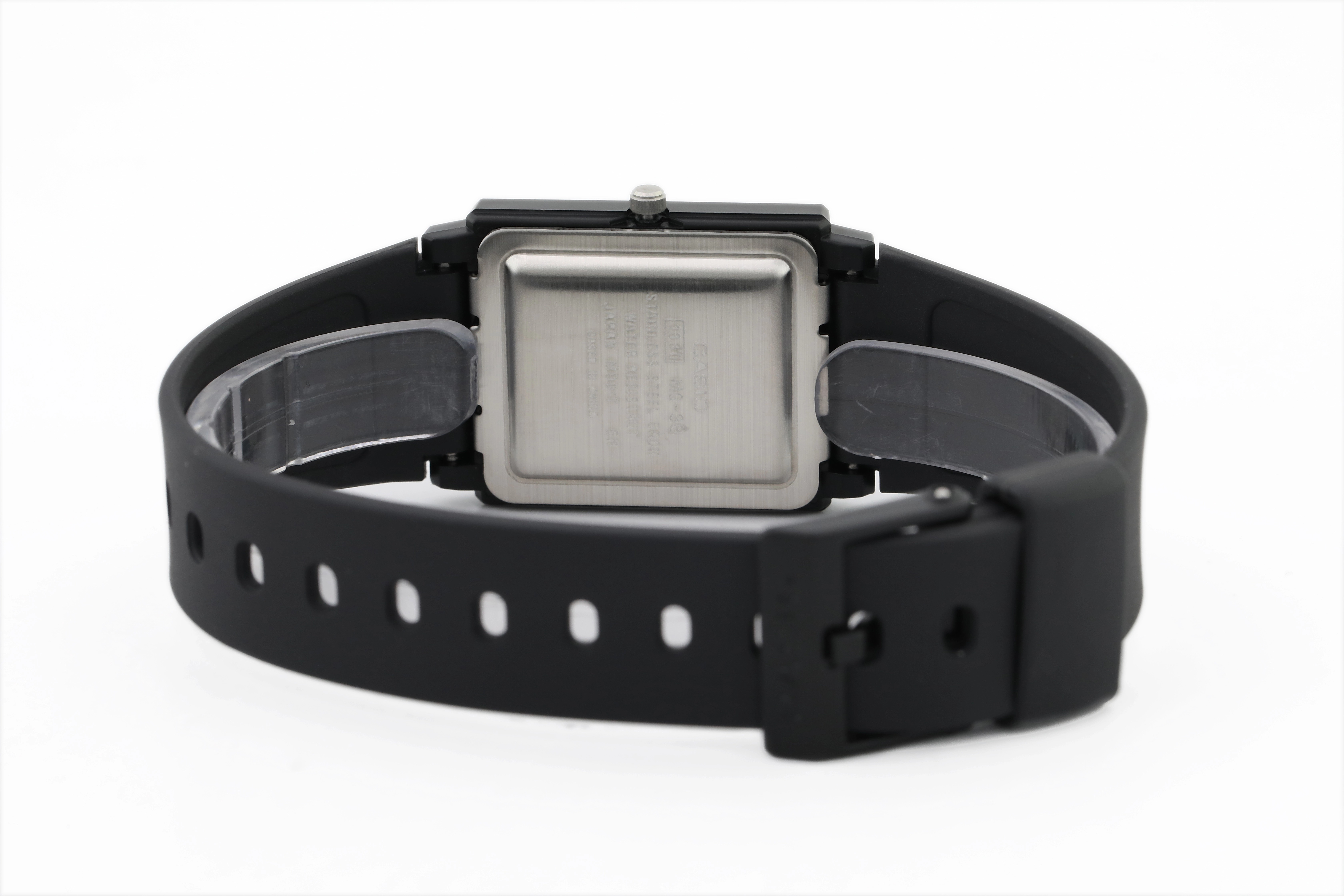 Quartz Wristwatch / MQ-38-7ADF