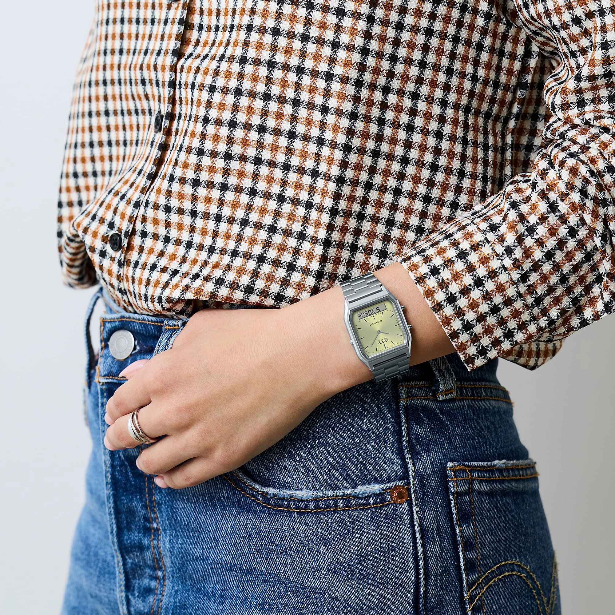 Quartz Wristwatch / AQ-230A-9AMQYDF