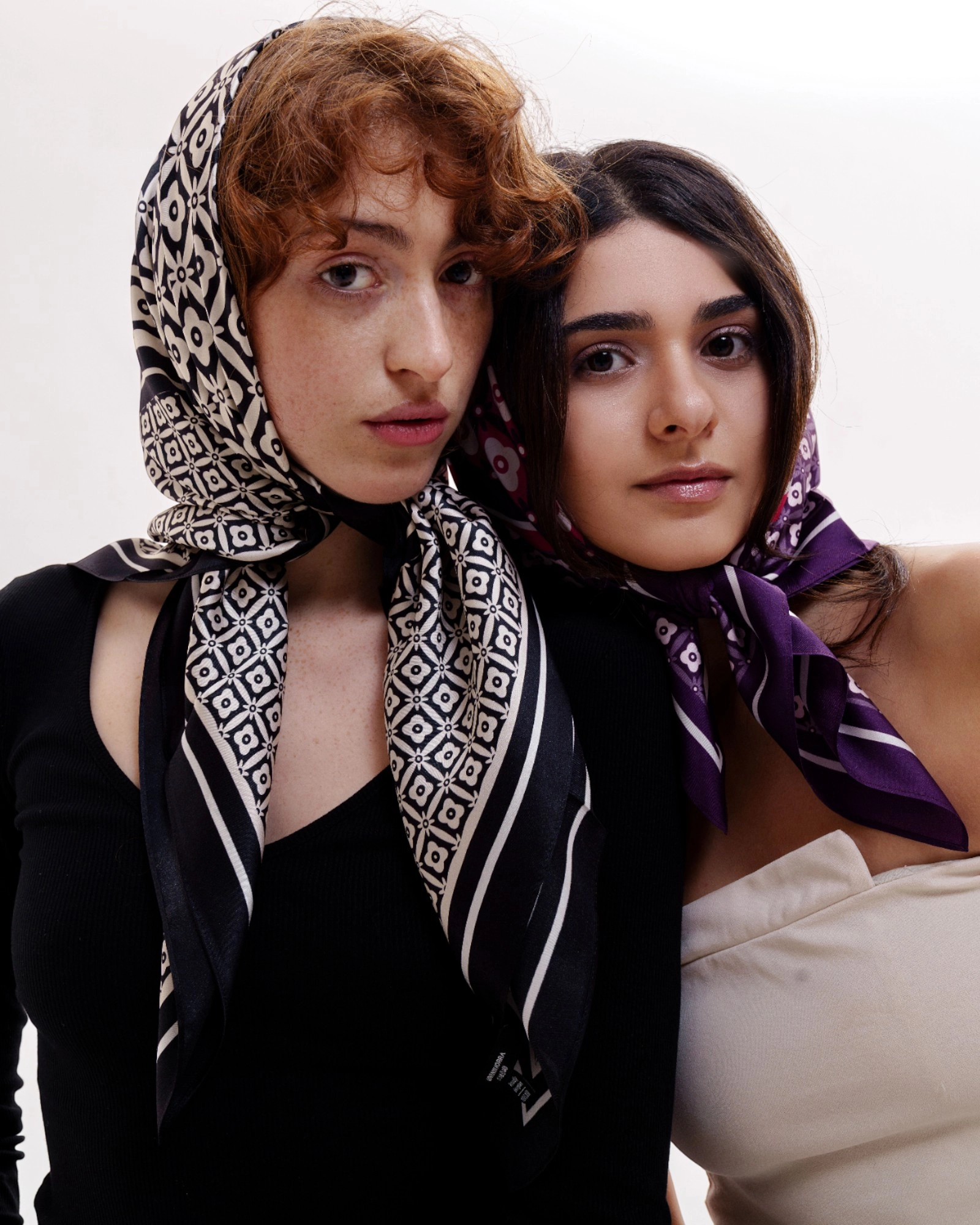 Scarf / 10-SCRF-SLK-01-01-89x89