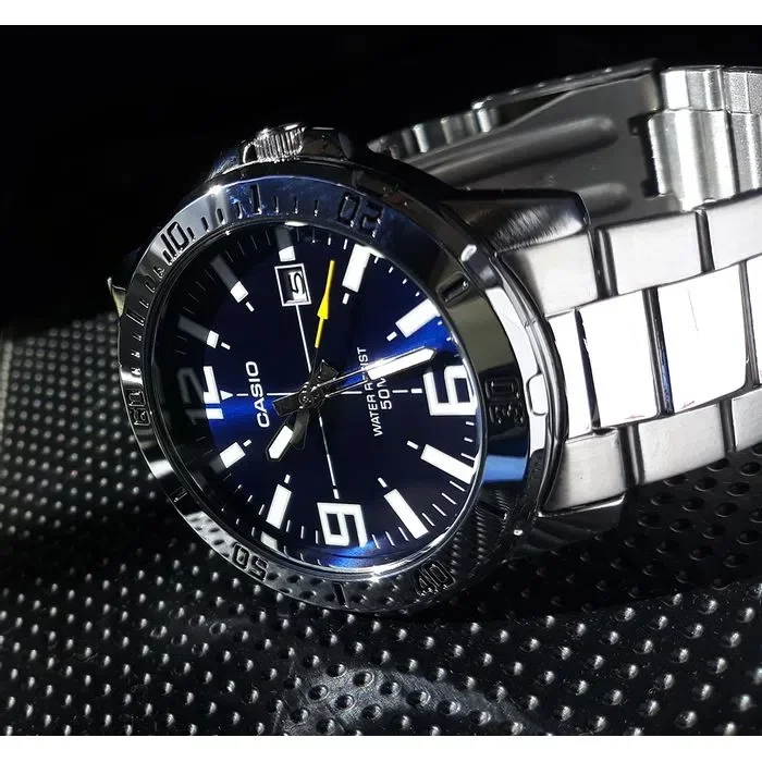 Quartz Wristwatch / MTP-VD01D-2BVUDF