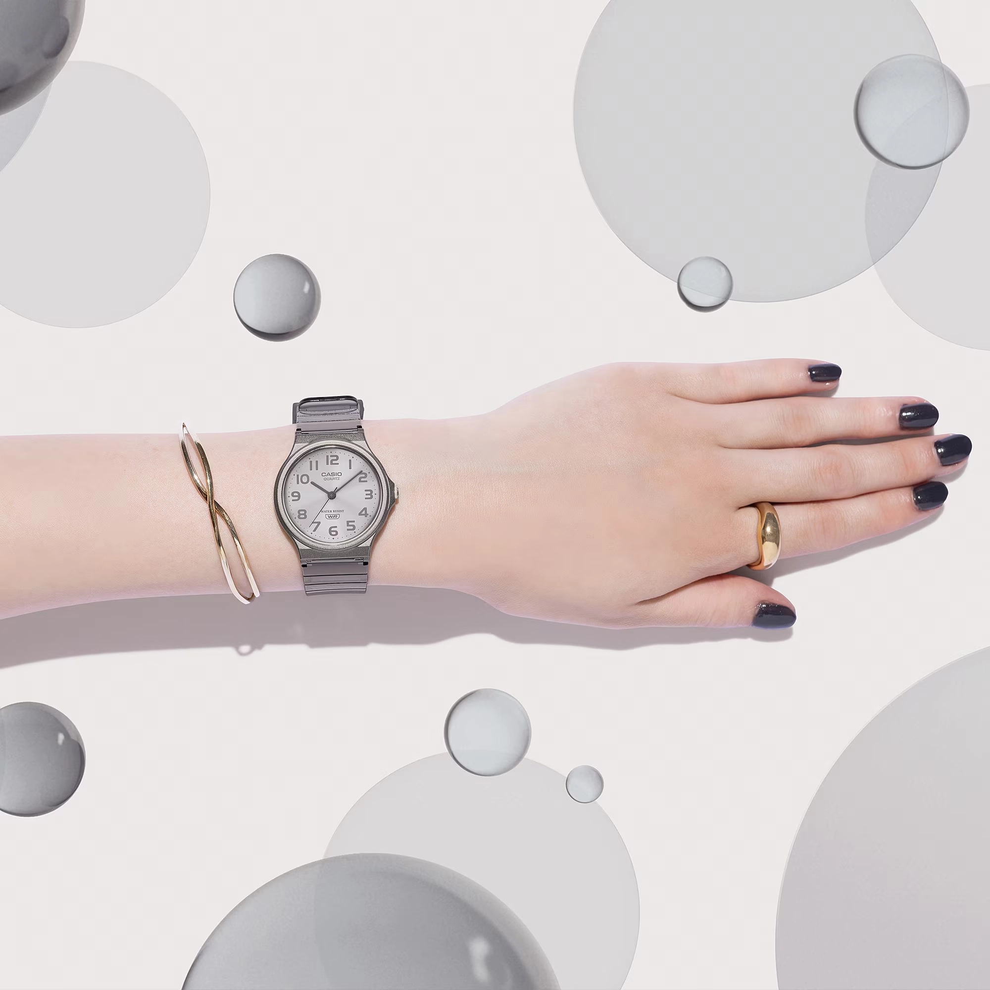 Quartz Wristwatch/MQ-24S-8BDF