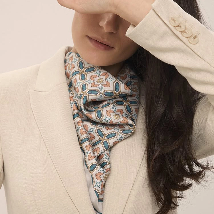 Scarf / 10-SCRF-SLK-45-15-52x52