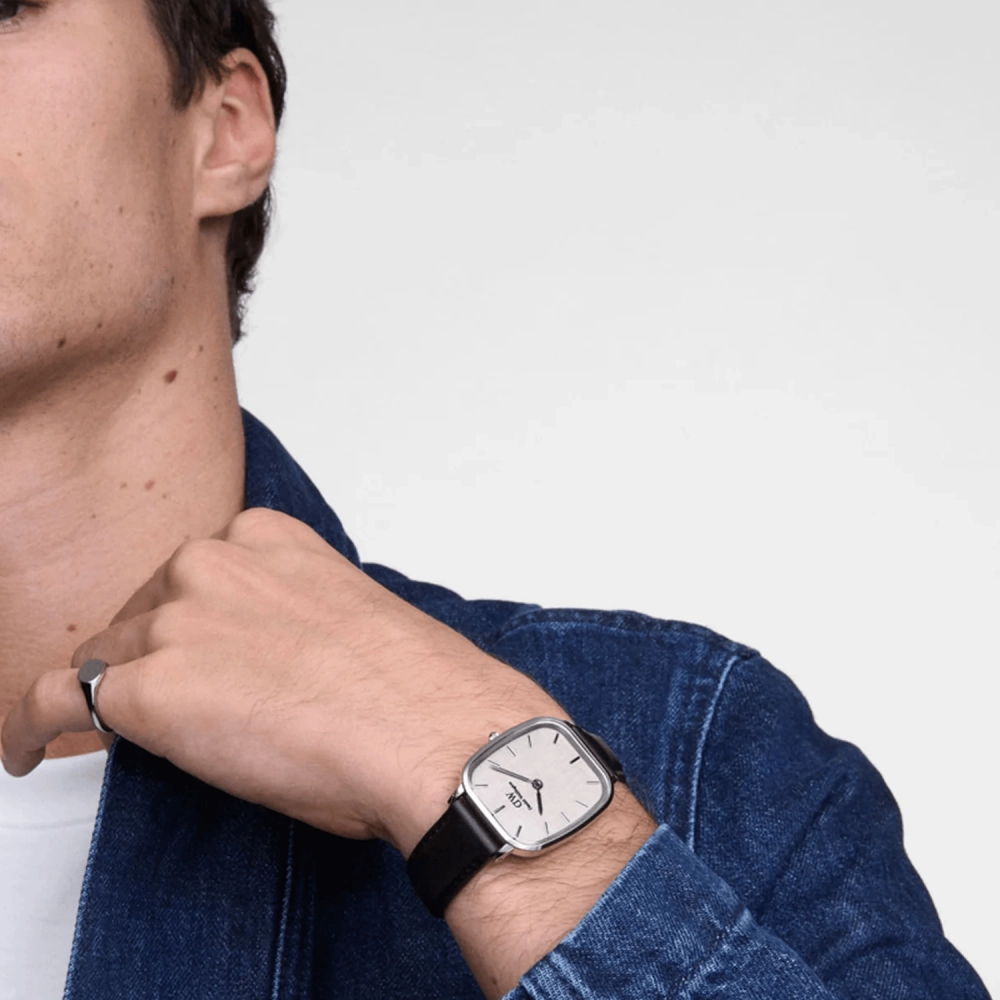 Quartz Wristwatch / DW00100813