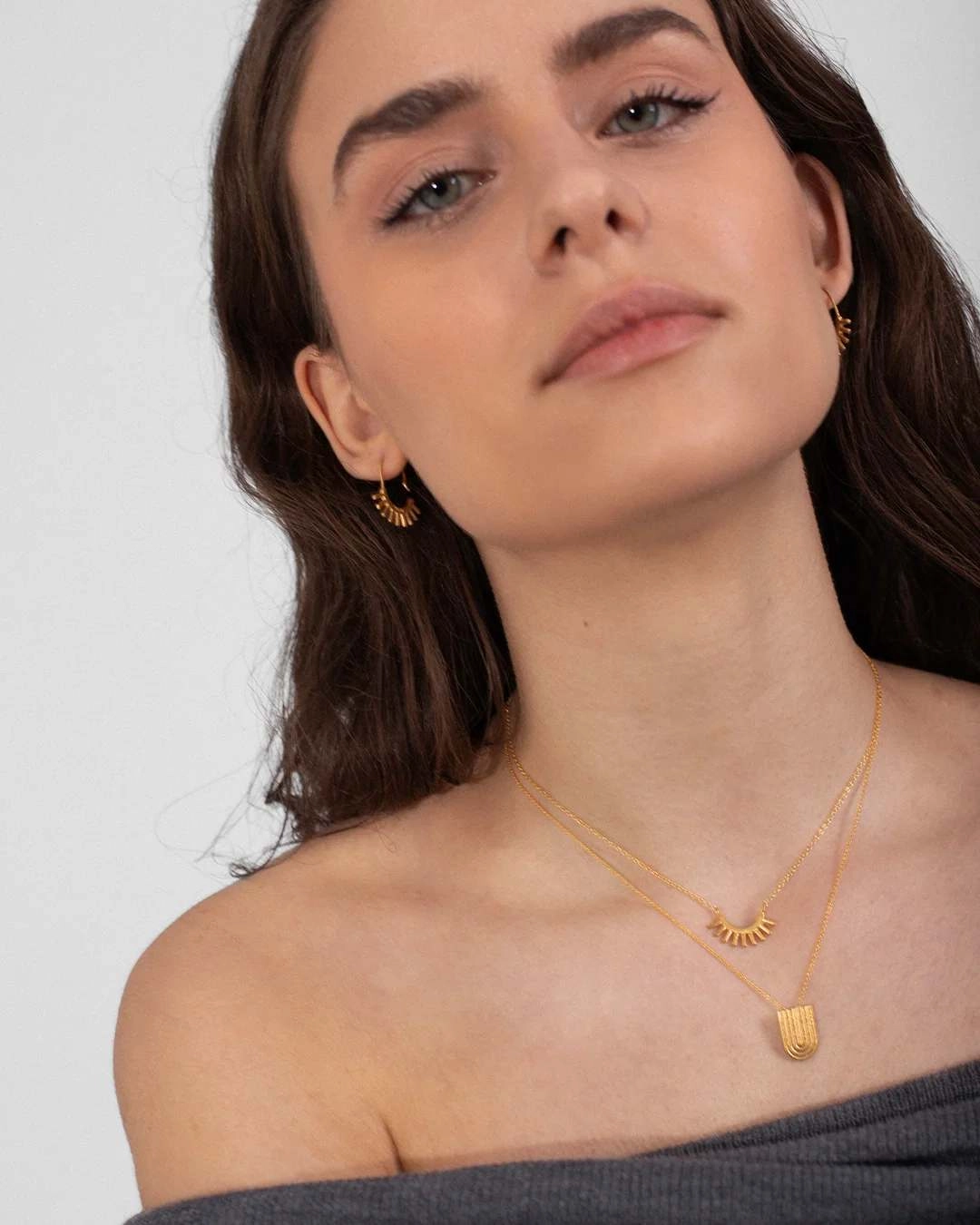 საყურე / 8241011