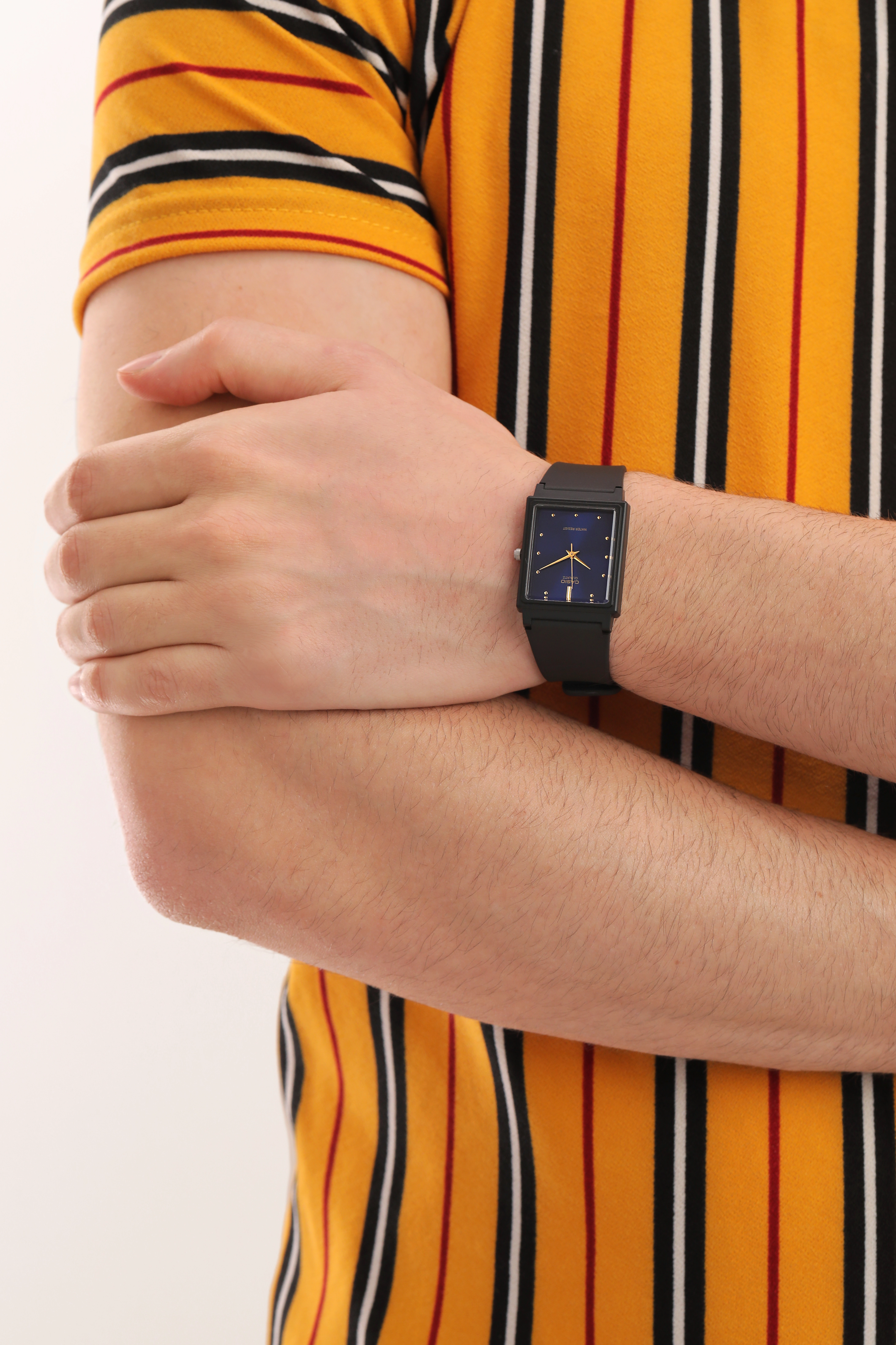 Quartz Wristwatch / MQ-38-2ADF