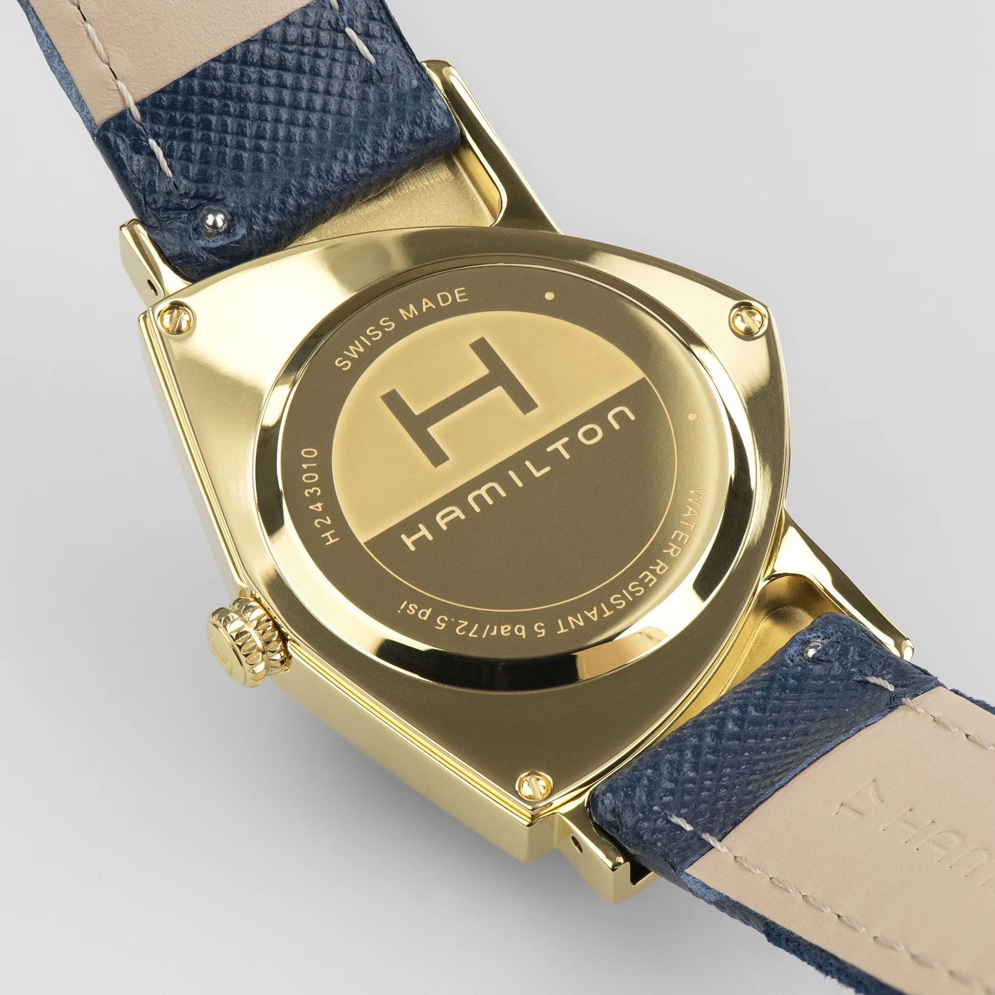 Quartz Wristwatch / H24301941