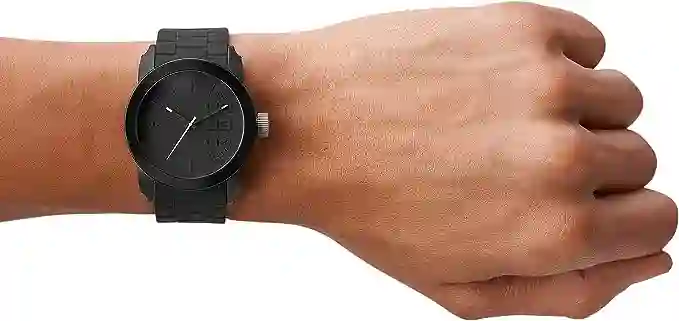 Quartz Wristwatch / DZ1437
