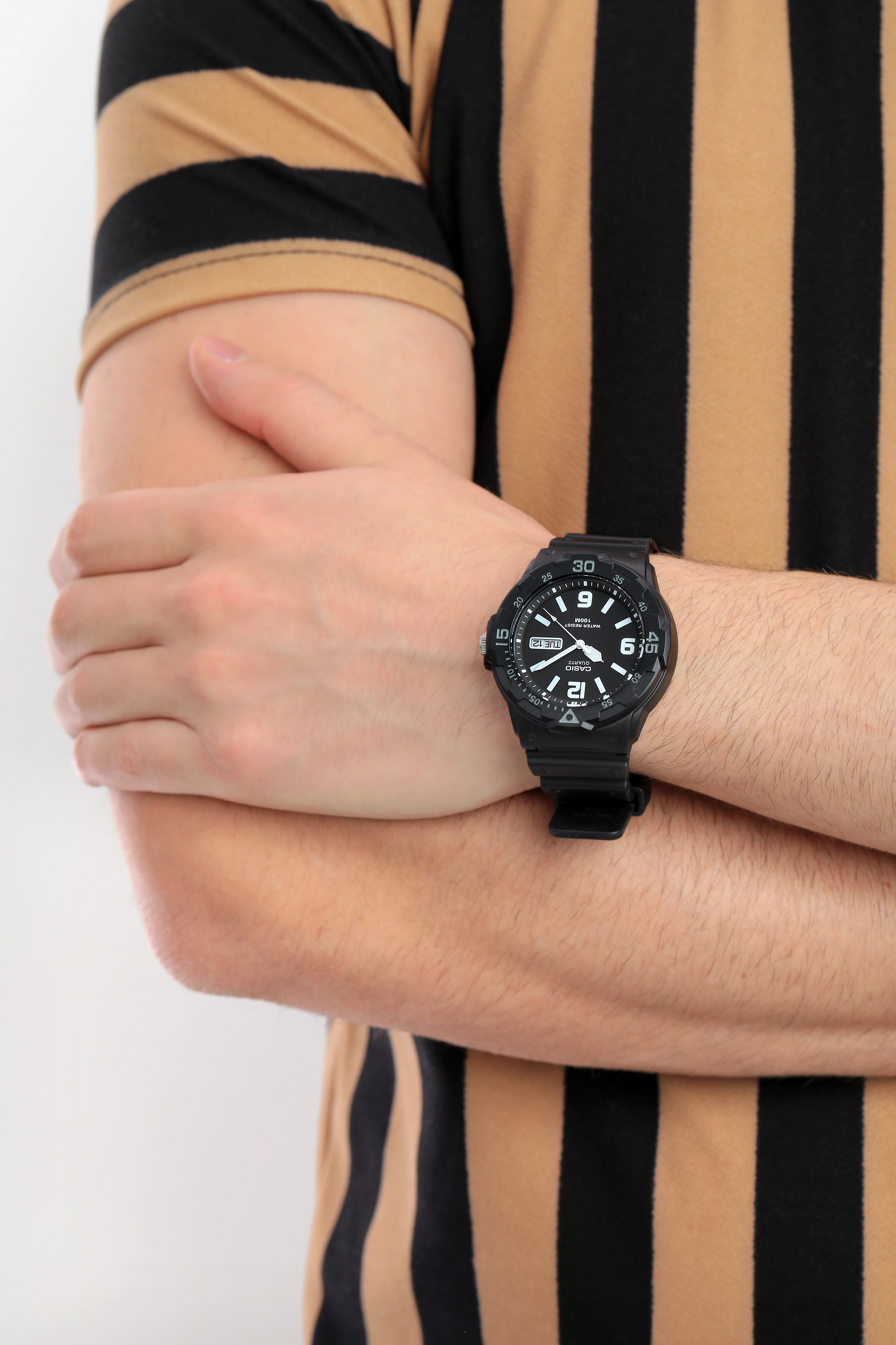 Quartz Wristwatch / MRW-200H-1B2VDF