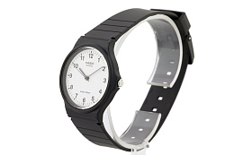 Quartz Wristwatch / MQ-24-7BLDF