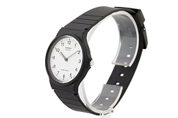 Quartz Wristwatch / MQ-24-7BLDF