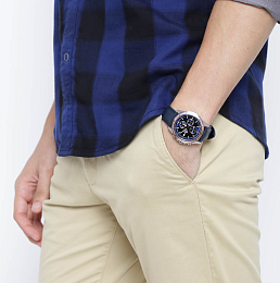 Quartz Wristwatch / EFR-526L-2AVUDF