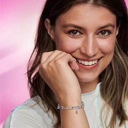 PANDORA Me Charm / 798380