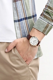 Quartz Wristwatch / 53007 37J BR