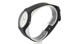 Quartz Wristwatch / MQ-24-7E2LDF