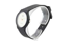Quartz Wristwatch / MQ-76-7A1LDF