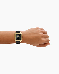 Quartz Wristwatch / AR11757