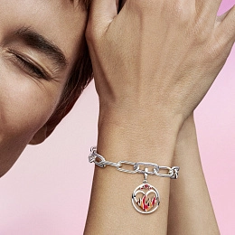 Me Charm/799674C01
