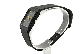 Quartz Wristwatch / MQ-38-1ADF
