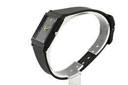 Quartz Wristwatch / MQ-38-1ADF