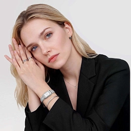 Quartz Wristwatch / DW00100930