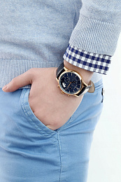 Quartz Wristwatch / 01002 37R BUIR