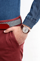 Quartz Wristwatch / 53007 37R AIR