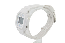 Quartz Wristwatch / BGD-560-7DR