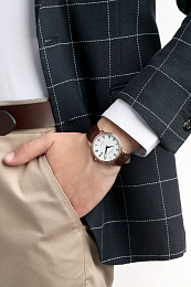 Quartz Wristwatch / 53007 37R BR