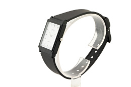 Quartz Wristwatch / MQ-27-7EDF