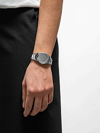Quartz Wristwatch / D1-UTBL39