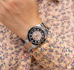 Quartz Wristwatch / MK6960